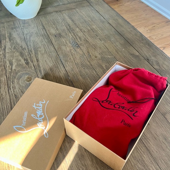 Christian Louboutin So Kate Pumps - Picture 7 of 7